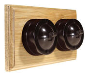 Varilight - Oak - Brown - 6 Amp 2 Way Bakelite Dome Switches - Wood Base product image 3