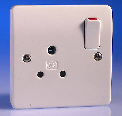 5 Amp Round Pin Switched Socket - White